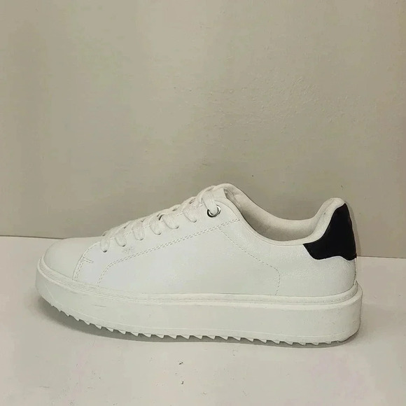 Steve madden catcher platform size 9 nwob white - Picture 3 of 4
